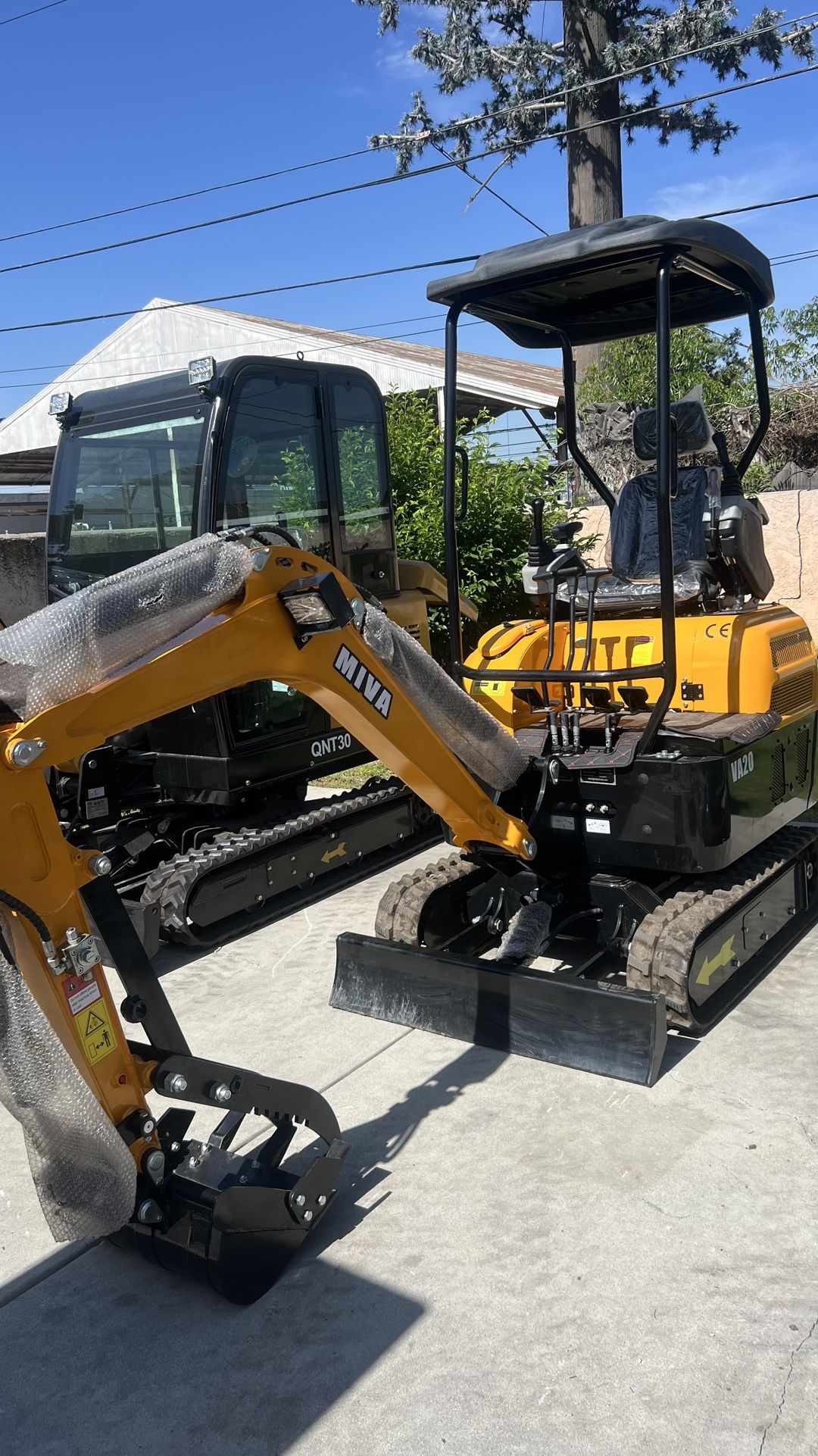D902 Mini Excavator Kubota Diesel 3 Cylinder D902 Mini Excavator 2.2 Ton Free Delivery Up To 50 Miles