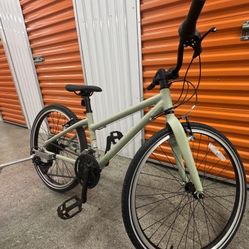 Kid’s City Bike Excellent Condition Barely Used