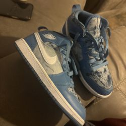 Jordan 1s Sz 2y