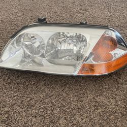 Head Lights Acura MDX 2001