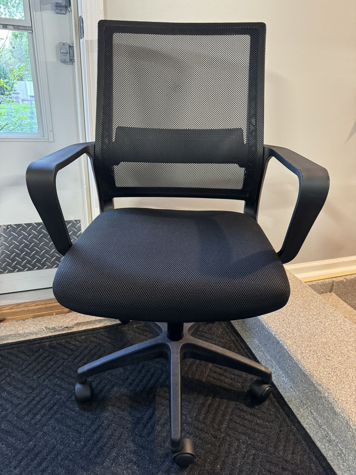 Brand New Black Mesh Back Ergonomic Office Chair 