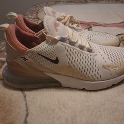 Nike Air Max 270