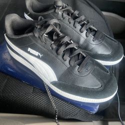 Men’s puma shoes, size 11