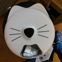 Catit 6 Meal Auto Feeder New Complete