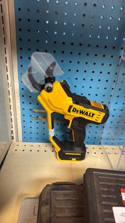 Dewalt pruner