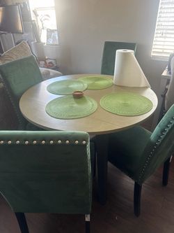 Dinning room table