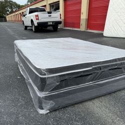 NEW Mattress Queen Size Pillowtop With Box Spring // Offer  🚚