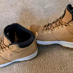 Nike Manoa Leather Boots Size 11