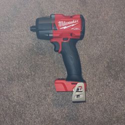 Milwaukee Fuel 1/2 Impact Wrench Gen-2 With Charger