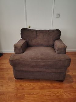 2 Lazyboy brand chairs (not recliners)