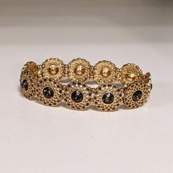FRANCESCA'S Bailey Filigree Stretch Bracelet - Gold / Charcoal