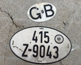 Vintage v w plates
