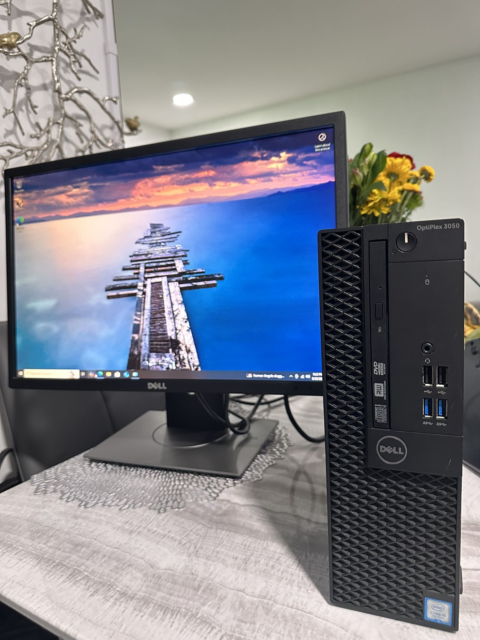 Dell Optiplex 3050 with Monitor 22” FHD/ Intel i5 7th gen / 8gb ram / 256gb SSD (new) / WiFi / with cords