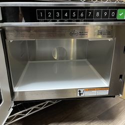 Heavy duty microwave