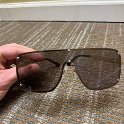 BURBERRY SUNGLASSES 