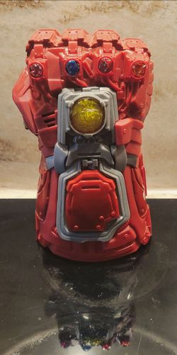 Marvel Avengers: Endgame Nano Gauntlet Toy