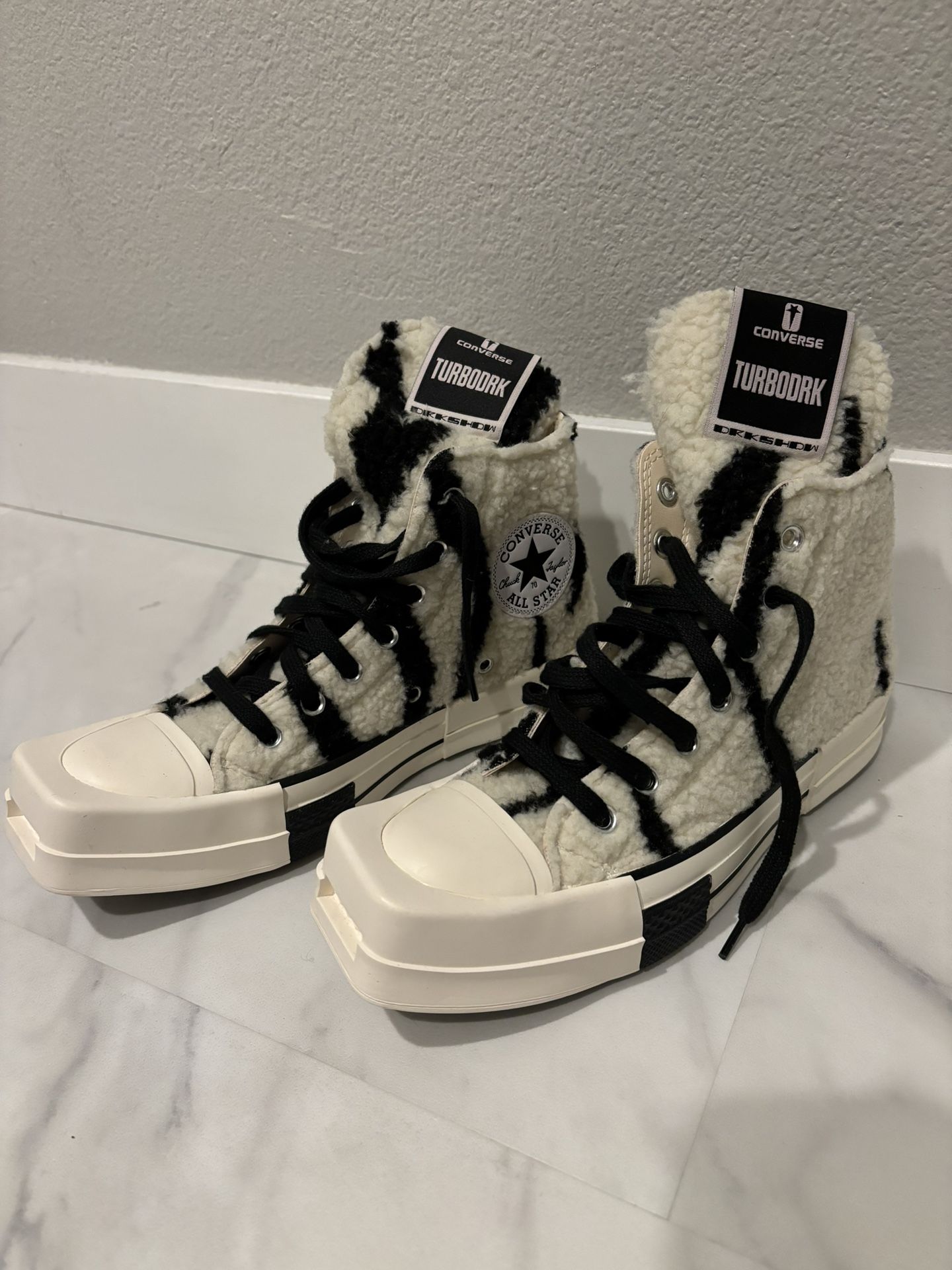 Converse Turbodrk Hightop Shoes