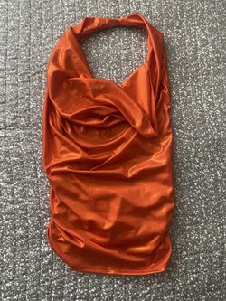 FASHIONNOVA METALLIC ORANGE TOP (L)
