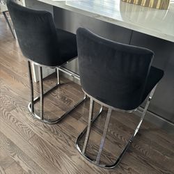 Set Of 2 Black Island Chairs