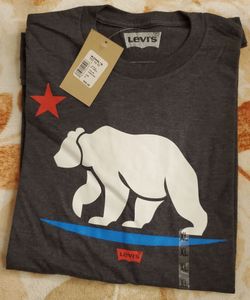2 Levi's T-shirts- XL