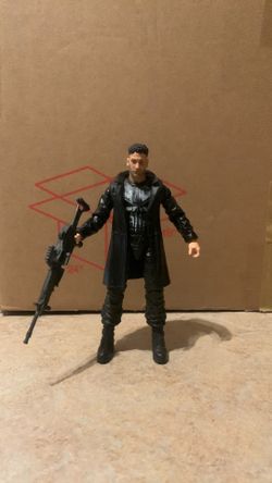 Marvel legends Punisher Frank Castle action figure Netflix man-thing baf loose