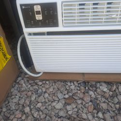 Seasons 12000 Btu Air Conditioner With Heater