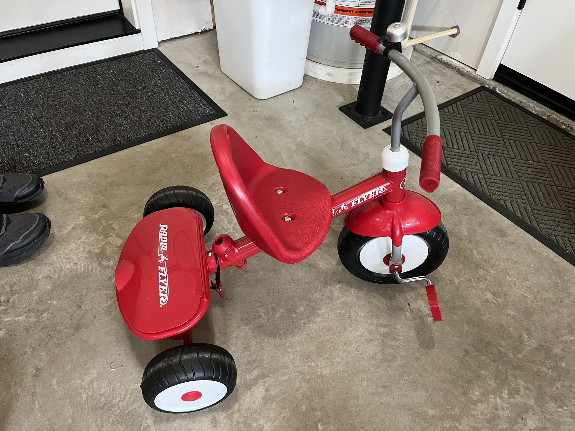 Radio Flyer Tricycle For Kids (including Handle Attachment For Learning)