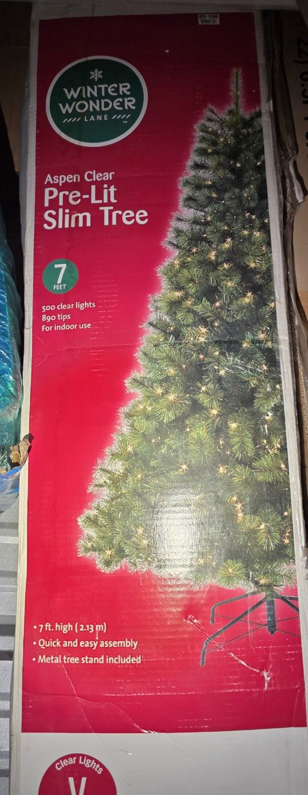 7' Christmas Tree 500 Lights On 890 Branches
Pre-Lit Green

