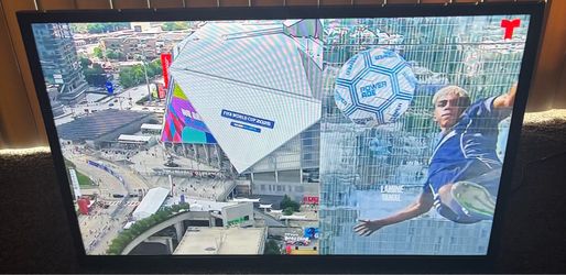 32" HD Smart TV M4500B OR BEST OFFER  SAMSUNG.  With. REMOTE CONTROL.
