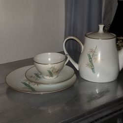 Noritake #6341 Oriental pattern. Porcelain china with Teapot