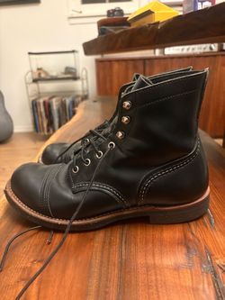 Red wing boots size 8.5
