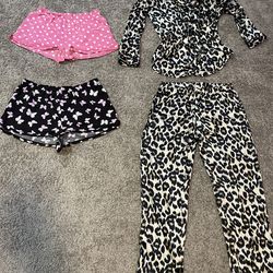 Pijamas $15 for everything size medium