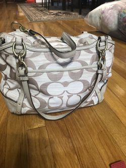 Nice Coach Shoulder Bag