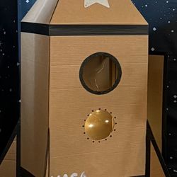3D Cardboard Rocket Ship Stand