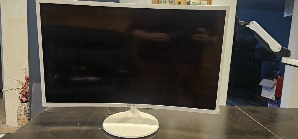 SAMSUNG Curved FHD Monitor for 32-inch