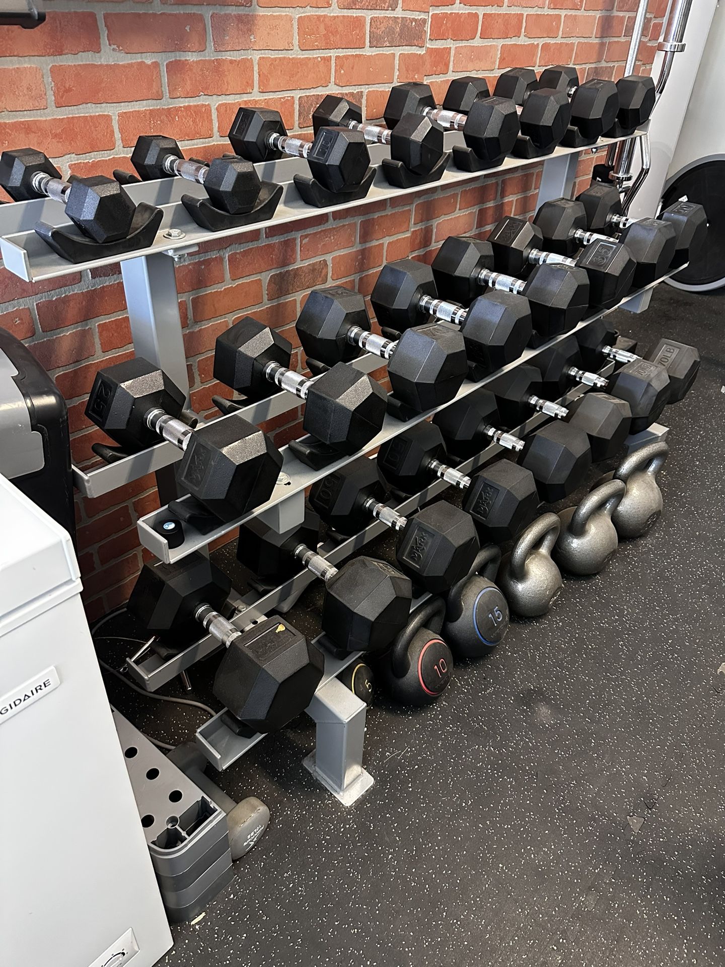 Like New Complete Set Hex Rubber Dumbbells 5-70 Lbs + Rack