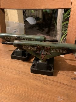 VINTAGE SKATEBOARD TRUCKS