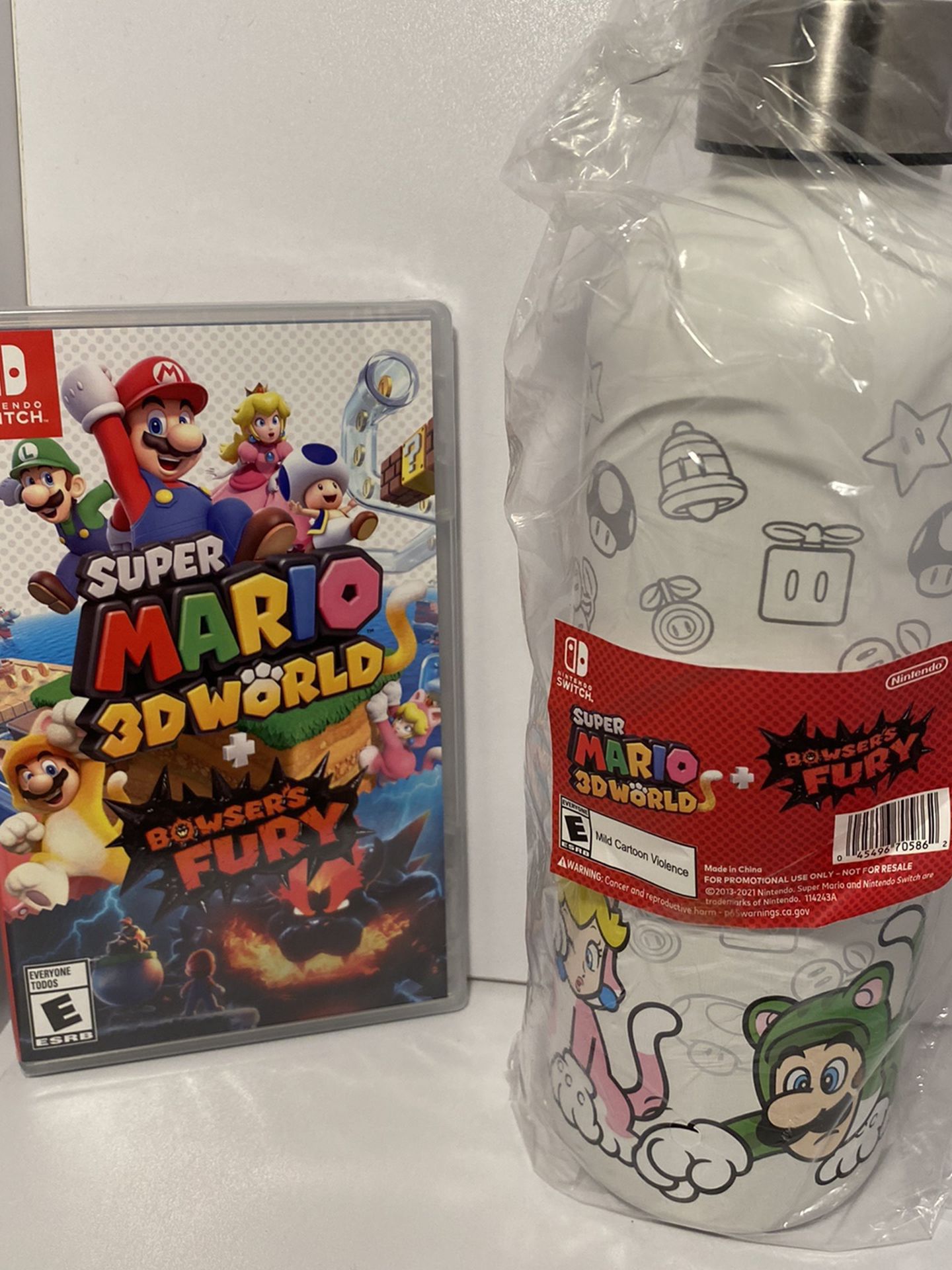 Super Mario 3D World + Boswer’s Fury & water bottle