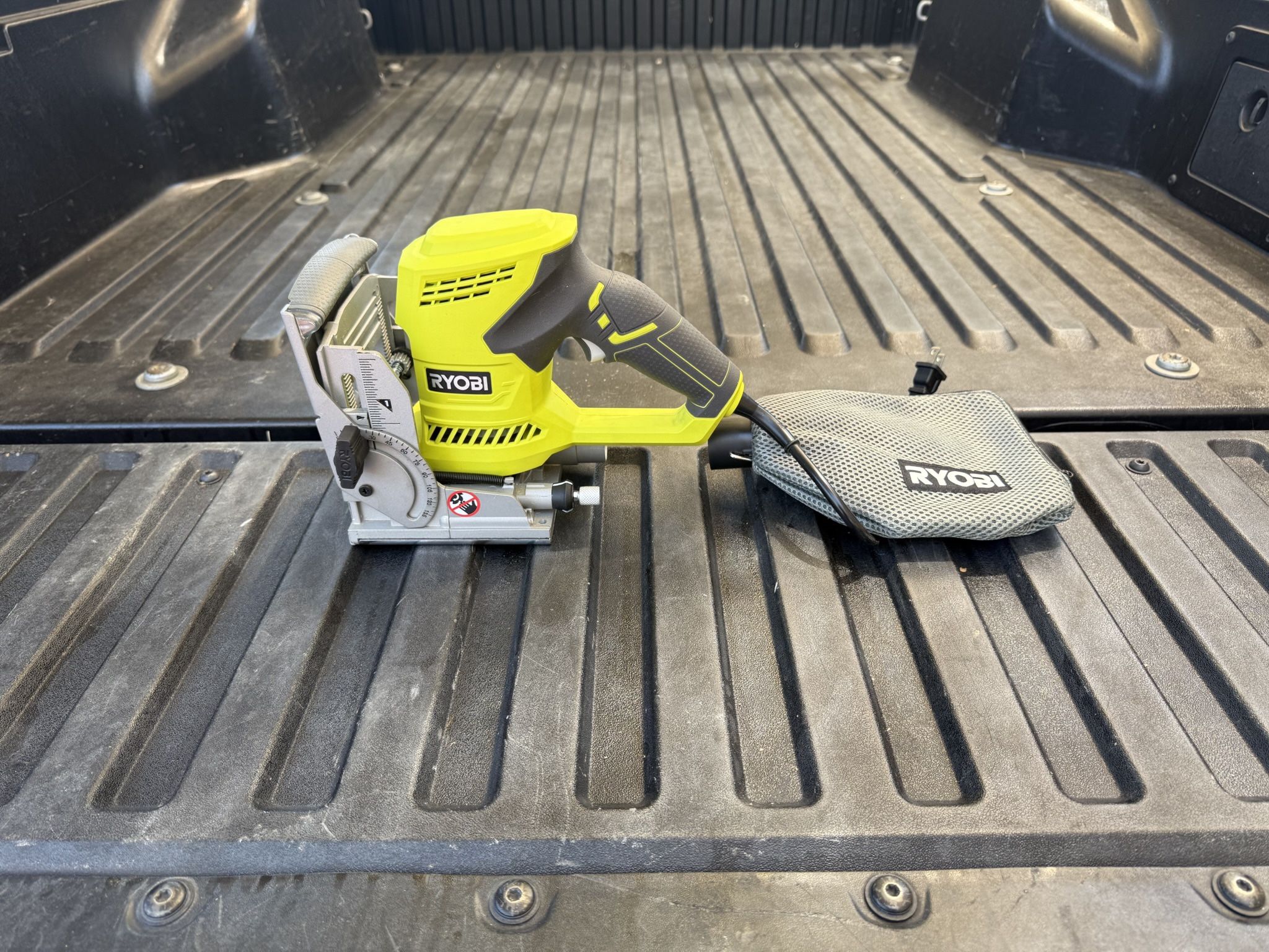 RYOBI 6 Amp Corded AC Biscuit Joiner Kit w/Dust Collector & Bag