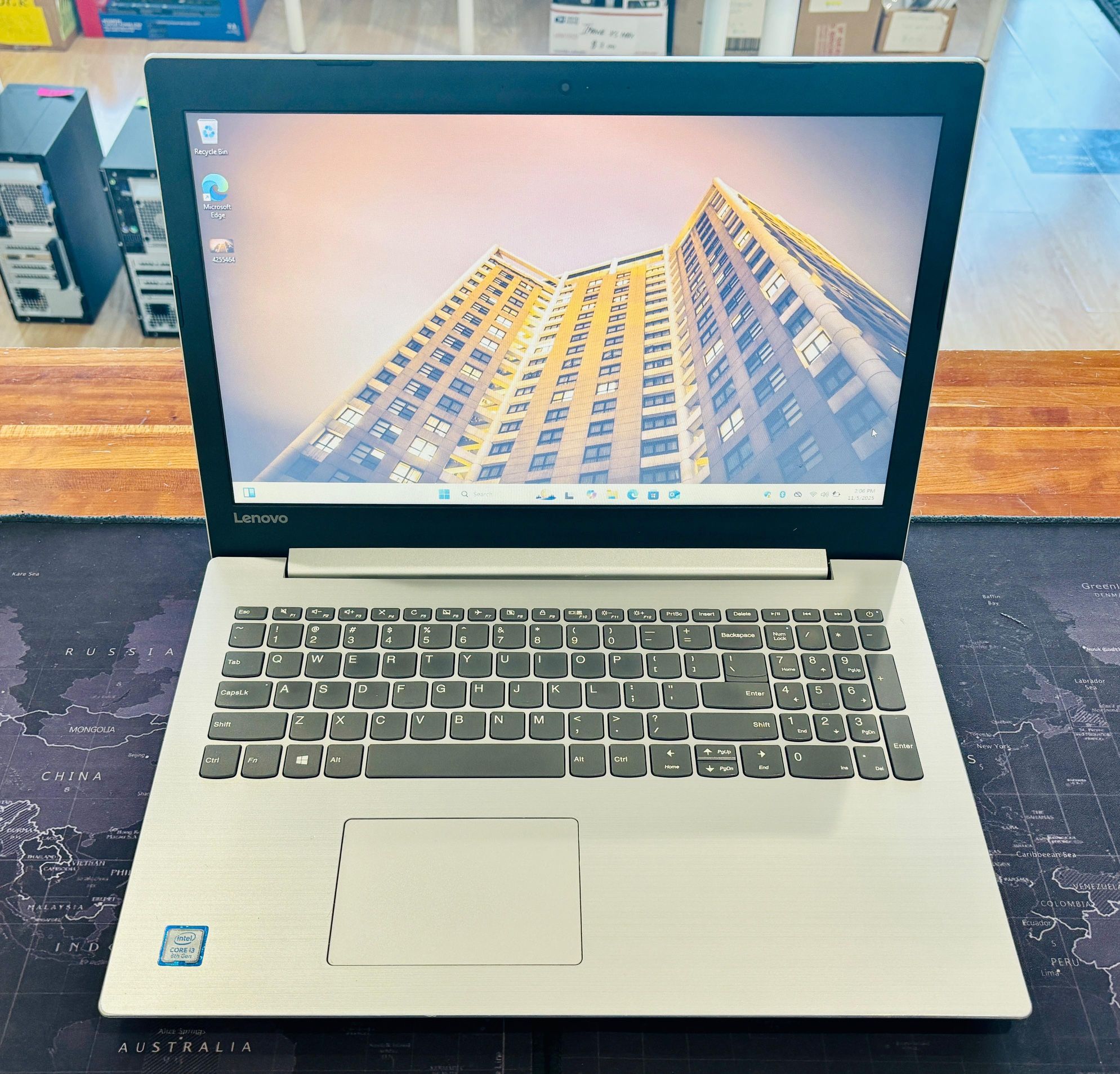 Lenovo iDeaPad 15” 2019 81DE Core i3-8130U 2.21Ghz 8GB 120GB SSD Students//Work