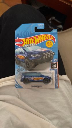 Hot Wheels Chrysler Pacifica HW Race Team
