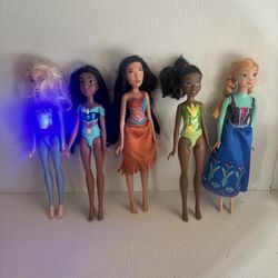 5 Disney Dolls