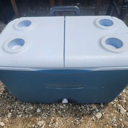 Rubbermaid 67 qt Wheeled Cooler Ice Chest w/ double lid