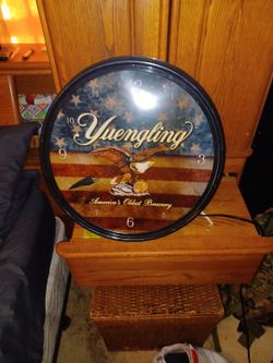 Yeungling Clock Light