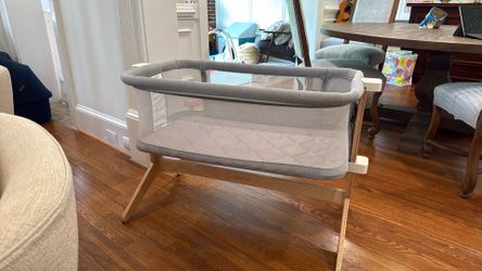 Newton Baby bassinet bedside sleeper