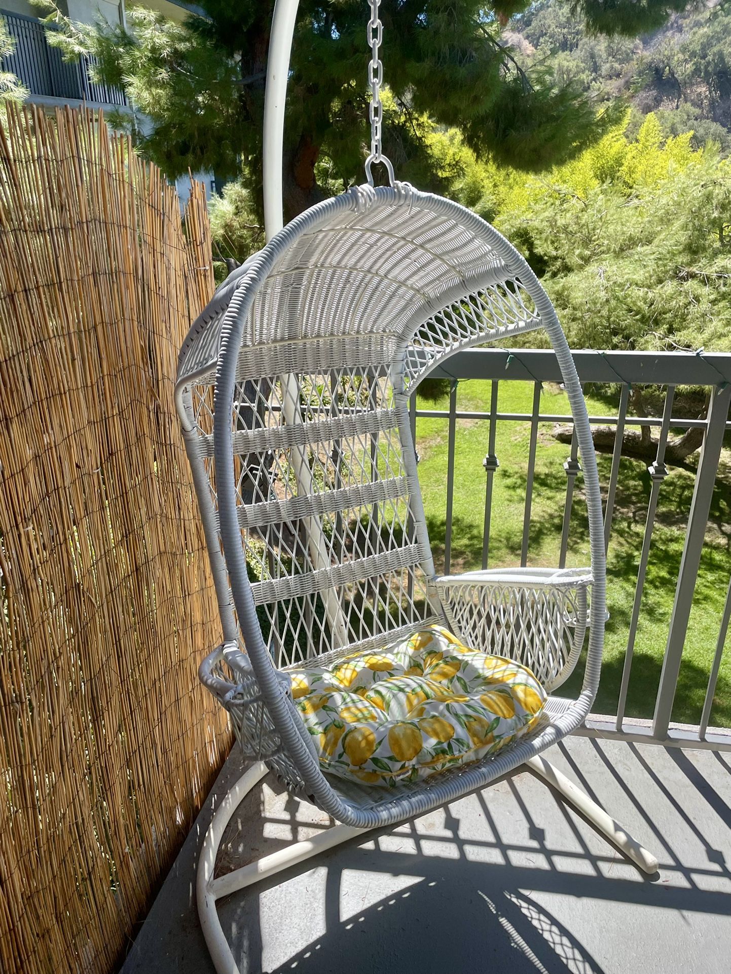 White Hanging Basket Chair 