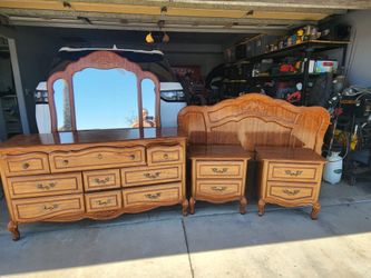 queen bedroom set.