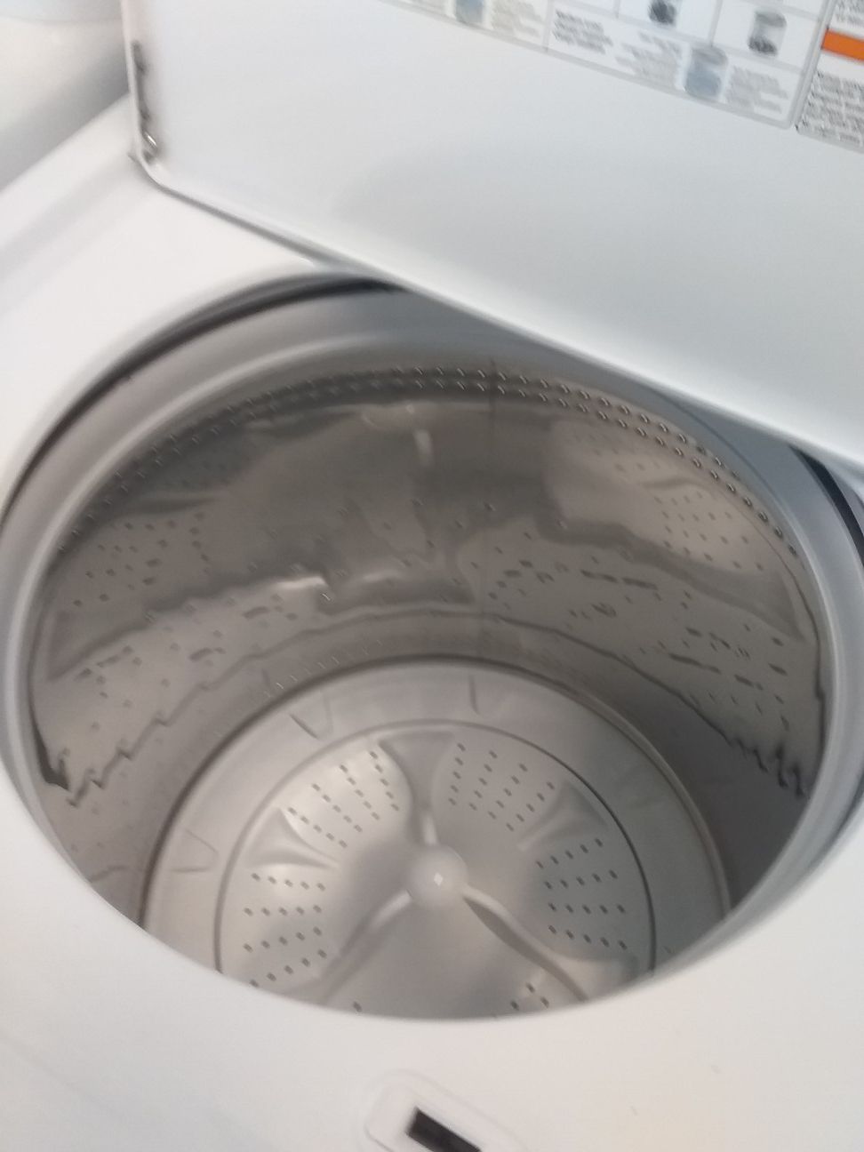 Whirlpool washer and gas dryer new scratch and dents good condition 6 months warranty