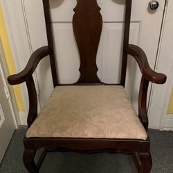 Vintage Mahogany Arm Chair Vasi-Form Splat Cabriole Front Legs & Unpholstered Seat. Queen Anne Style