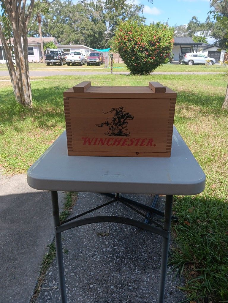 Winchester Old Solid Wood Box
